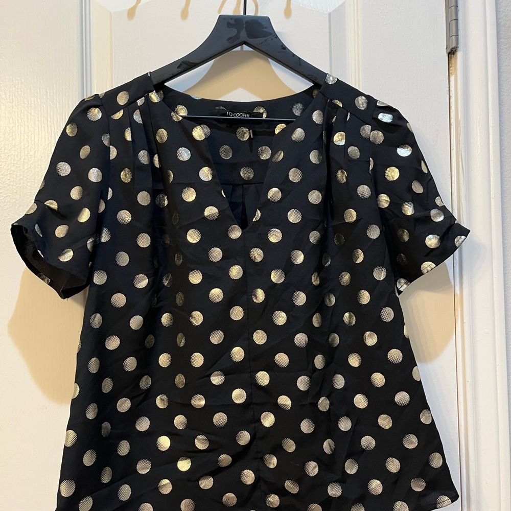 19 Cooper Black and White Flutter Sleeve Blouse
